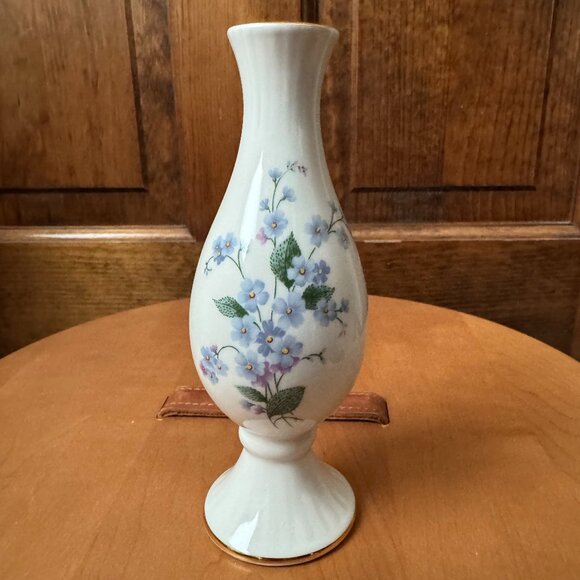 #1 Royal Kent White w/Blue Forget-Me-Nots Porcelain Bud Vase - Picture 1 of 8